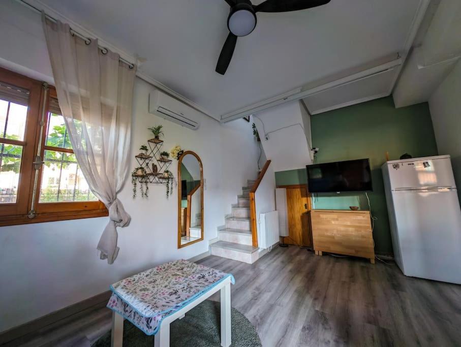 Oscar'S Chillout House By The Beach 산타 폴라 외부 사진