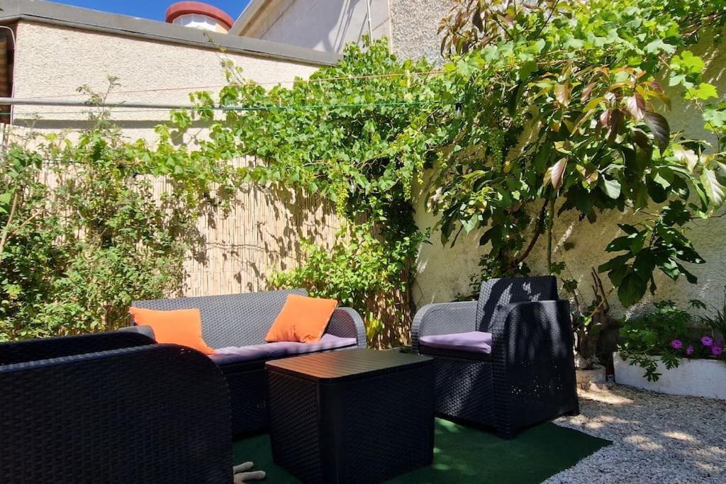 Oscar'S Chillout House By The Beach 산타 폴라 외부 사진