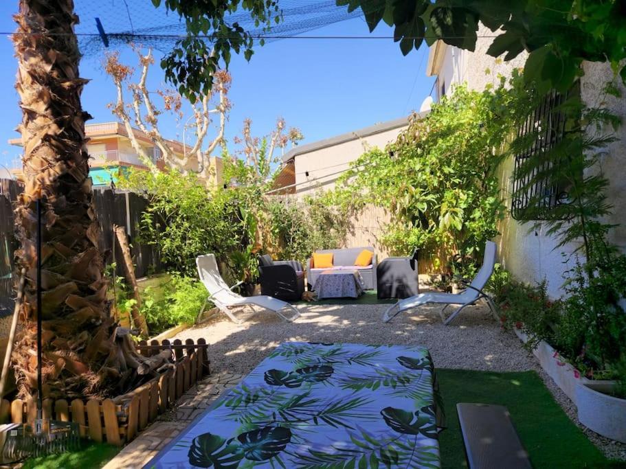 Oscar'S Chillout House By The Beach 산타 폴라 외부 사진